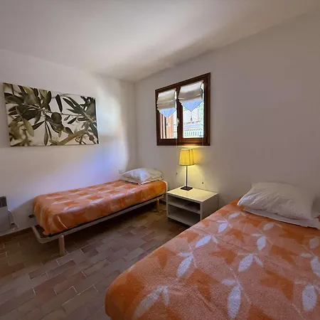 Appartement T2 En Rez De Jardin , Proche De St Clair Et Commerces