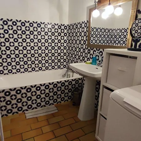 Apartament T2 En Rez De Jardin , Proche De St Clair Et Commerces Le Lavandou